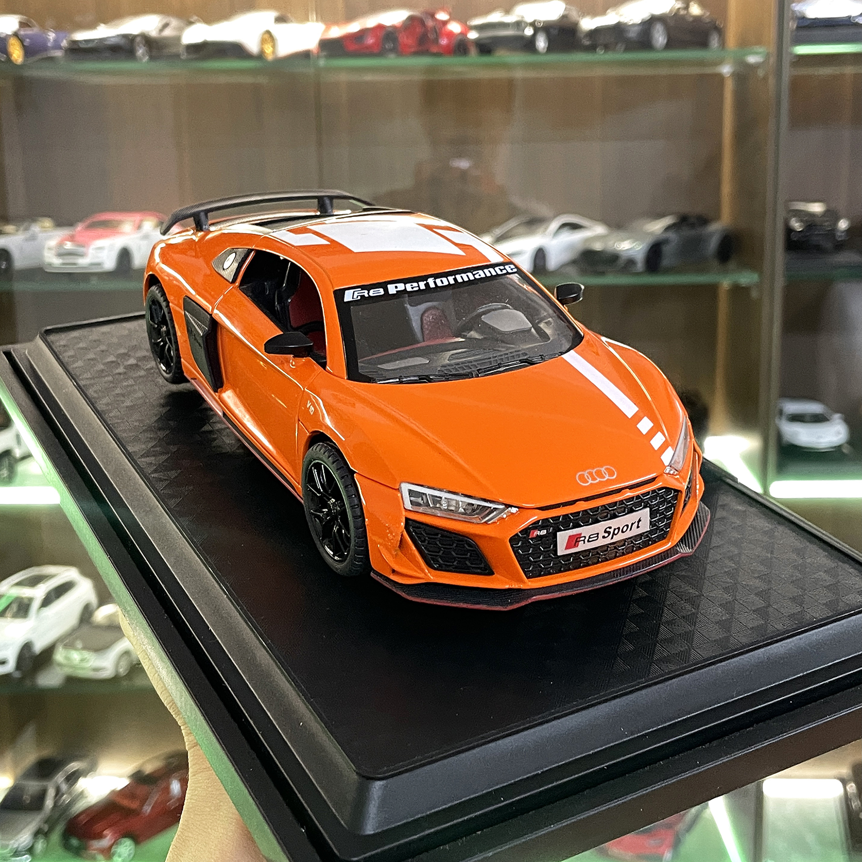 mo-hinh-audi-r8-v10-1-24 (1) Mô hình xe sang Audi R8 V10 tỉ lệ 1/24